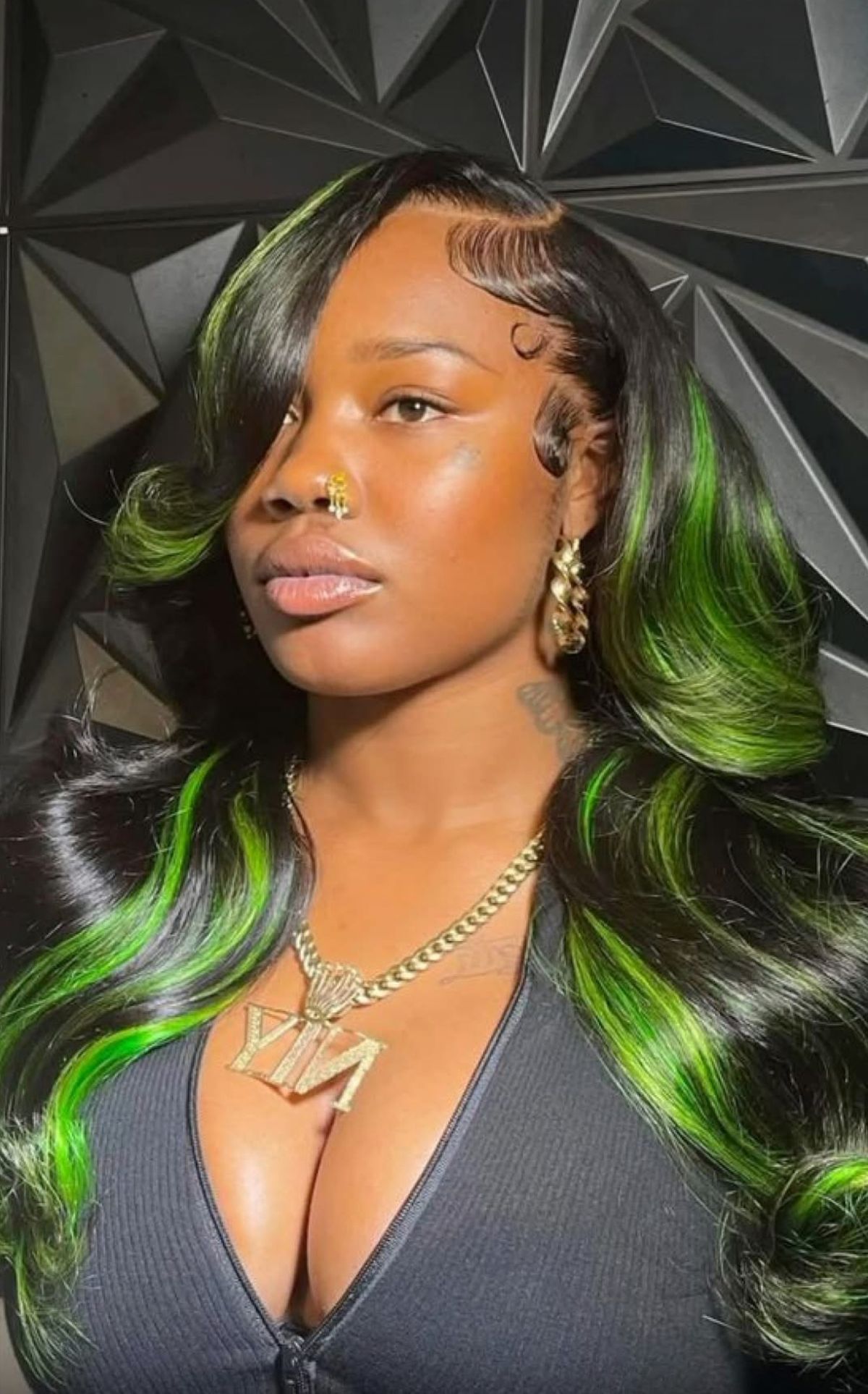 Black Green Skunk Stripe Body Wave Wig | 13x4 HD Lace Front | 180% Density | Pre-Plucked | Kimone's Hair Deluxe Kimone's Hair Deluxe