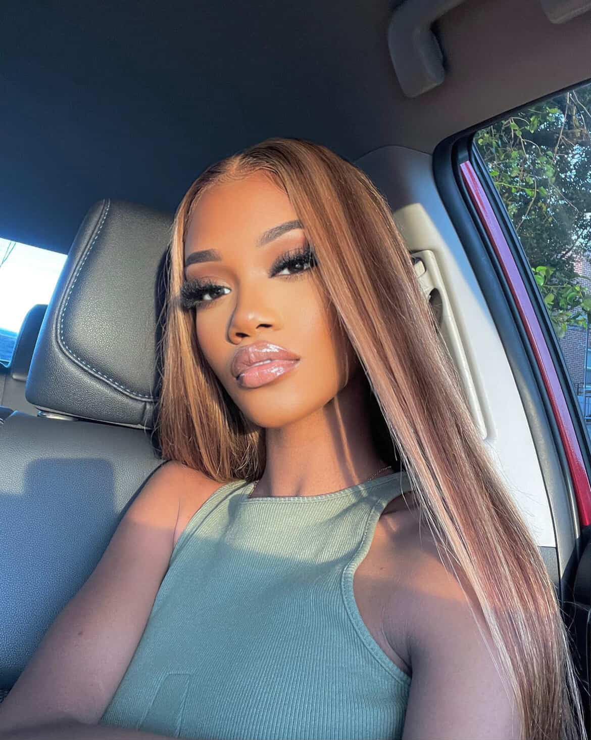 Honey Blonde 4/27 Highlight Body Wave 13x6 HD Lace Front Wig  | 220% Density | 18"-32"